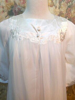 Gossard Artemis 1960's White Peignoir Set - Robe & Sleeveless Nightgown - Bridal
